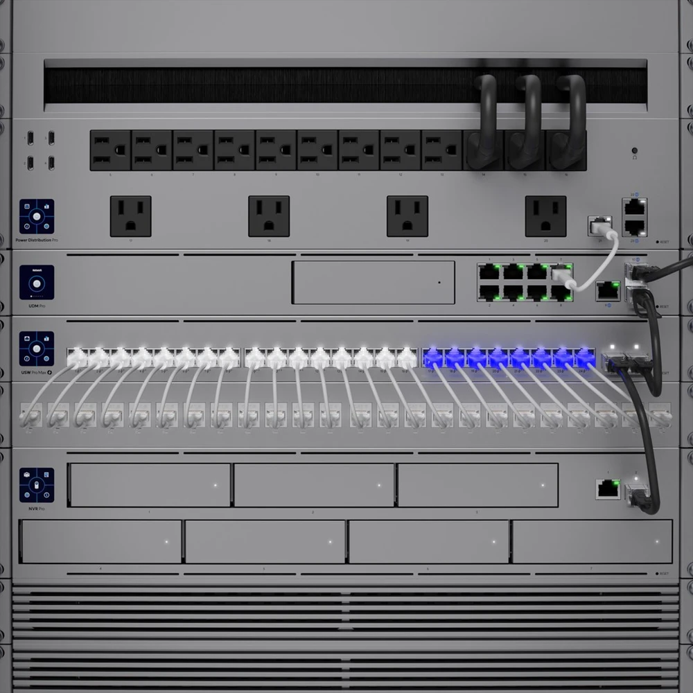 Šakotuvas UBIQUITI USW-Pro-Max-24-PoE komutatorius Etherlighting 8x RJ45 2.5Gbps 16x RJ45 1000Mbps 2x SFP+ L3 400W PoE