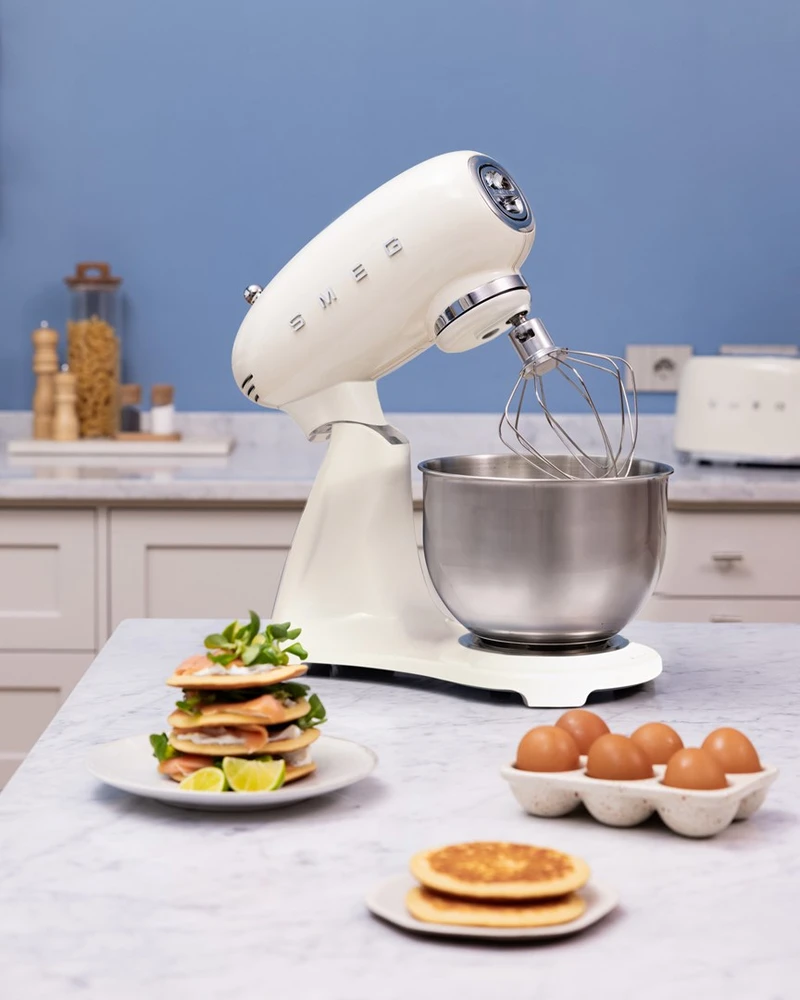 Smeg SMF05CREU mixer Stand mixer 1000 W Kreminis