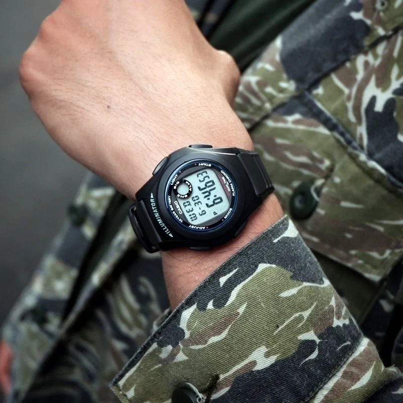 Casio F-200W-1AEF rankinis laikrodis Elektroninis Kištukinis Juoda