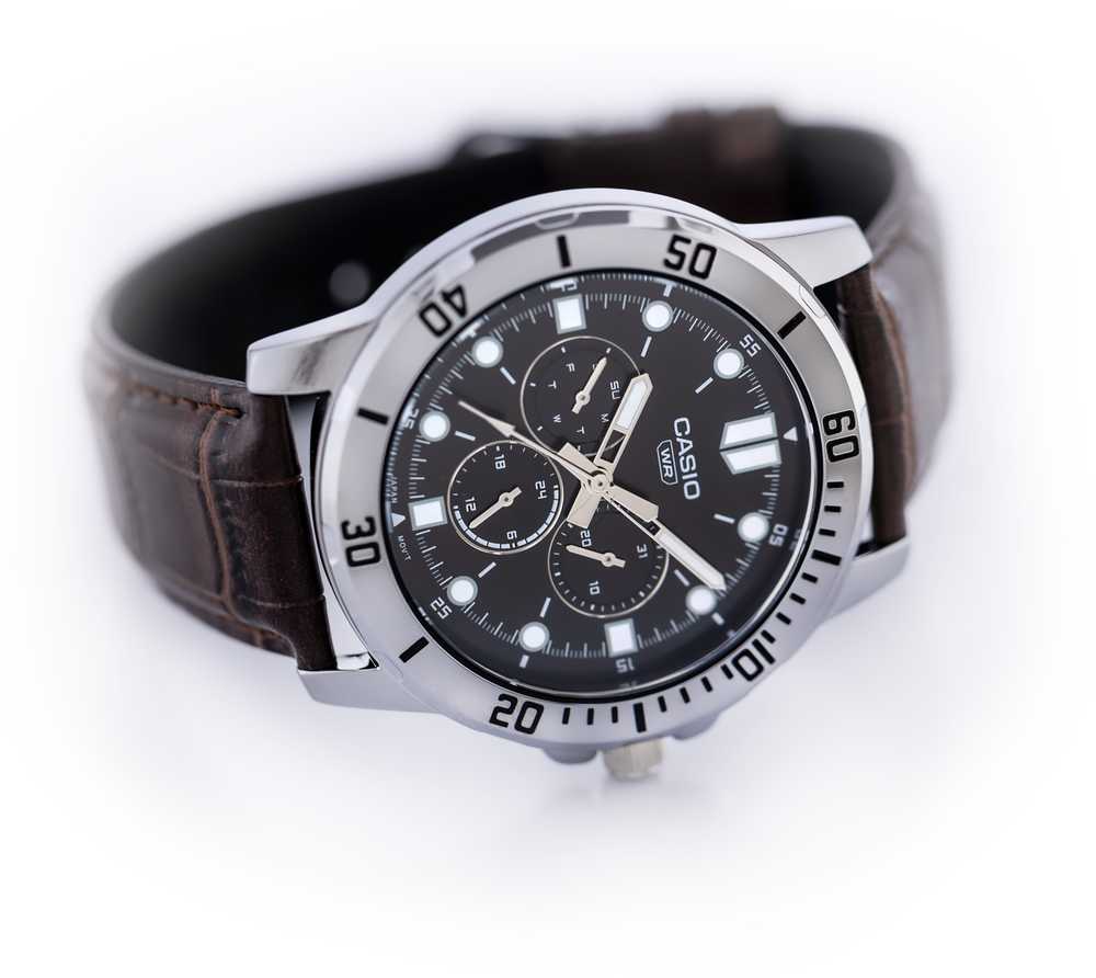 Vyriškas laikrodis CASIO MTP-VD300L-1E + BOX