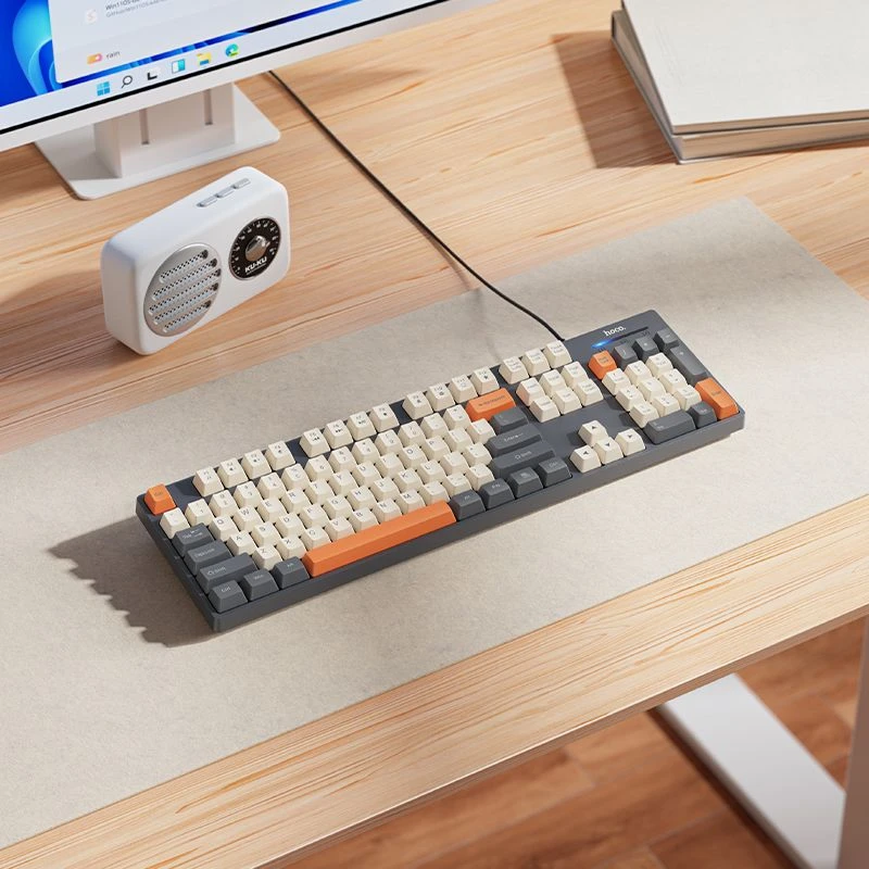 su laidu klaviatūra QWERTY Hoco GM61 tri-color (baltas, pilkas, oranžinis)