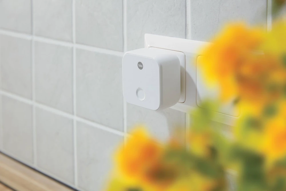 Belaidis Kartotuvas - Yale ConnectX 2.4GHz Bluetooth 5.0 Baltas