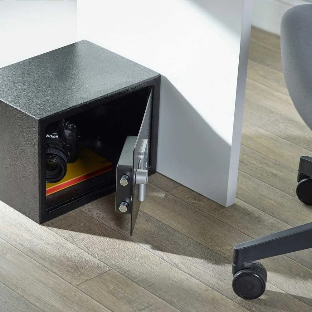Seifas - Yale YSV/250/DB2 16.3L Plieninis Juodas