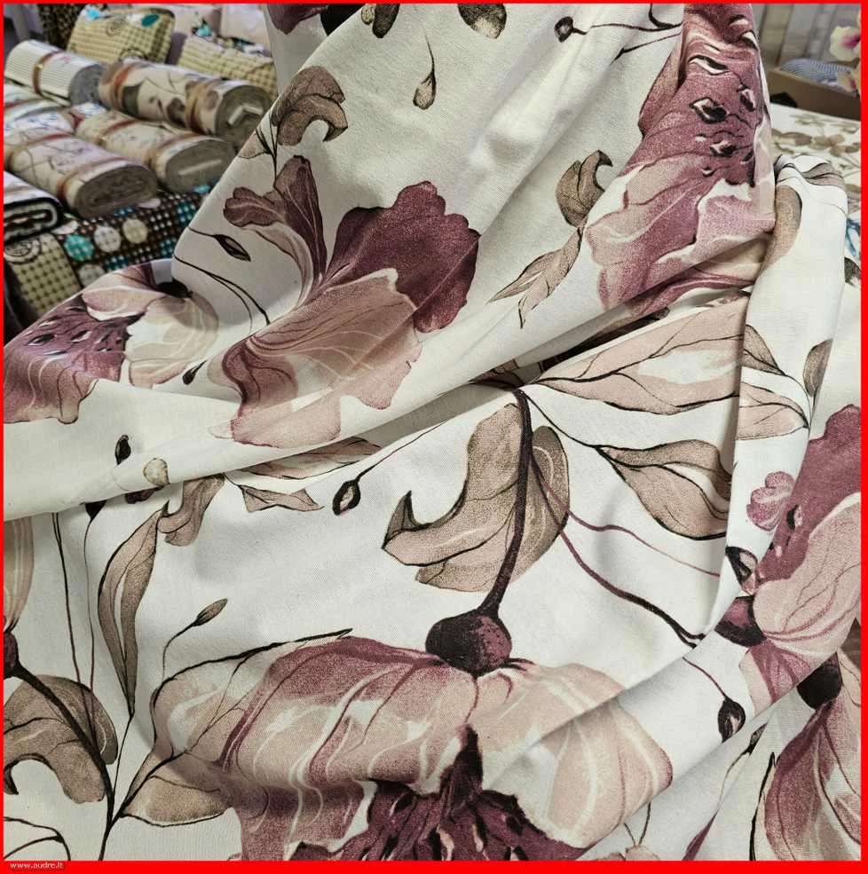 Flanelės audinio paklodė su guma 100/140/160/180/200x200+20cm. - 100x200+20cm.