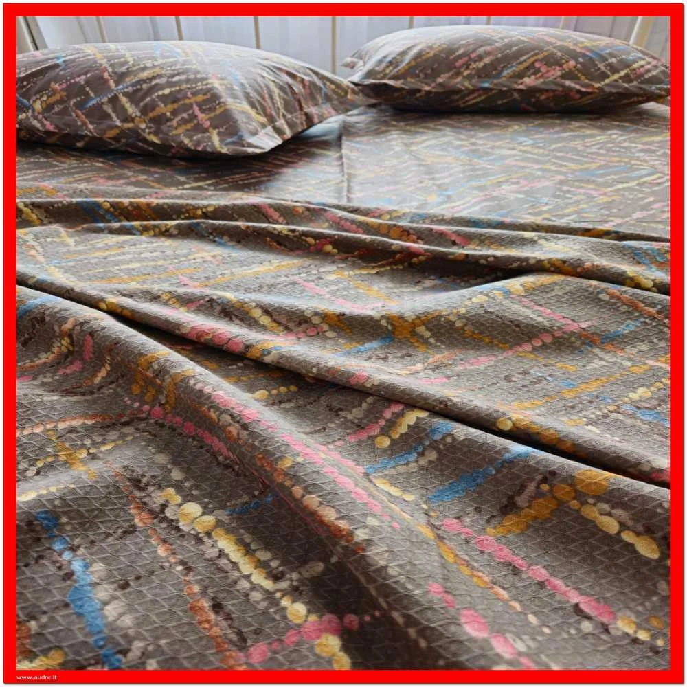 Lovos marginti užtiesalai rudos spalvos - šviesi ruda - 200x200cm