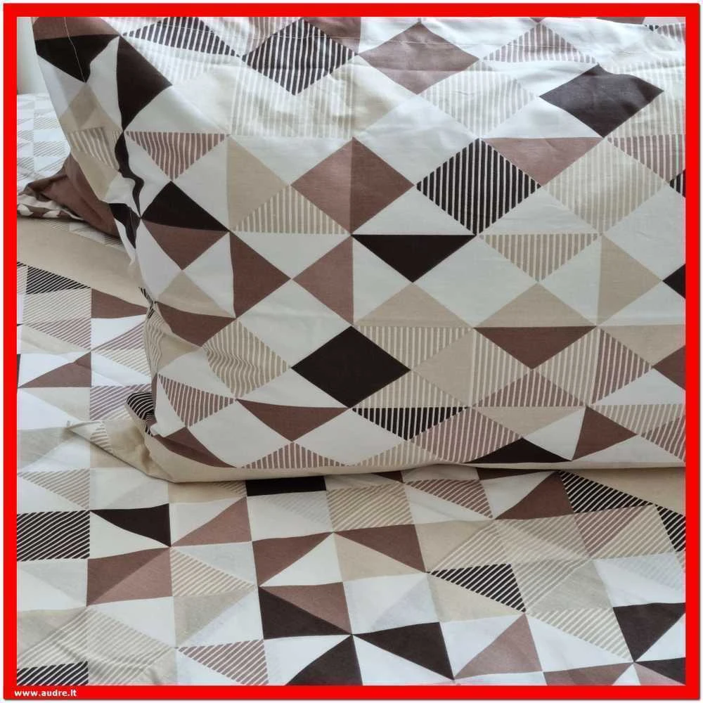 100 proc. medvilnės patalynės komplektas - Antklodės užvalkalas 220x200 cm. +2 pagalvės užvalkalai 50x70 cm. be užtrauktuko.