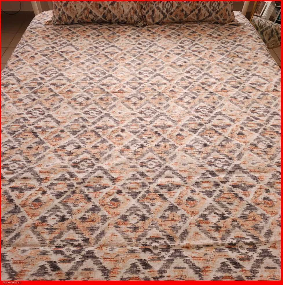 100 proc. medvilnės patalynės komplektas - Antklodės užvalkalas 140x200 cm. + 1 pagalvės užvalkalas 50x70 cm. be užtrauktuko.