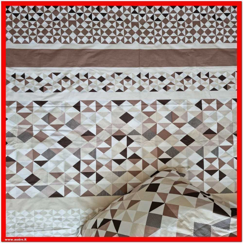 100 proc. medvilnės patalynės komplektas - Antklodės užvalkalas 220x200 cm. +2 pagalvės užvalkalai 50x70 cm. be užtrauktuko.