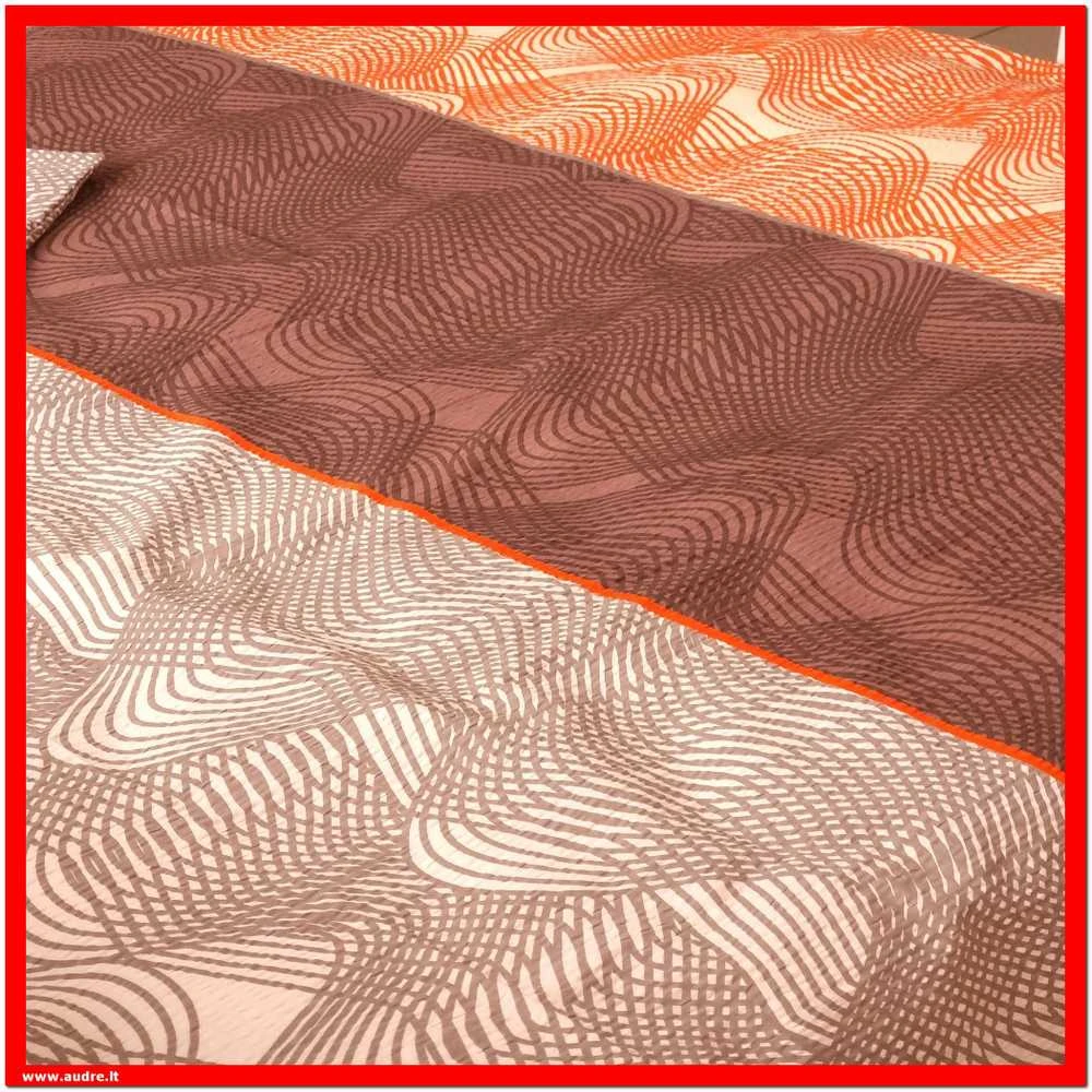 Glamžyto medvilninio audinio antklodės ir pagalvės užvalkalų patalynės komplektas - Antklodės užvalkalas 200x200 cm. + pagalvės užvalkalai 50x70 cm. (2 vnt.)