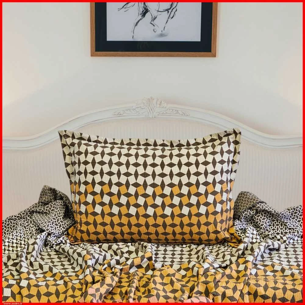 Glamžyto medvilninio audinio antklodės ir pagalvės užvalkalų patalynės komplektas - Antklodės užvalkalas 160x200 cm. + pagalvės užvalkalas 50x70 cm. (1 vnt.)