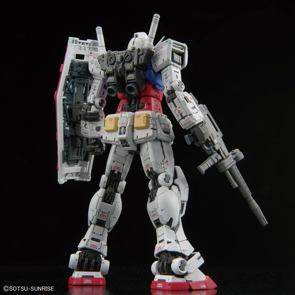 Bandai RG 1/144 RX-78-2 GUNDAM Ver. 2.0