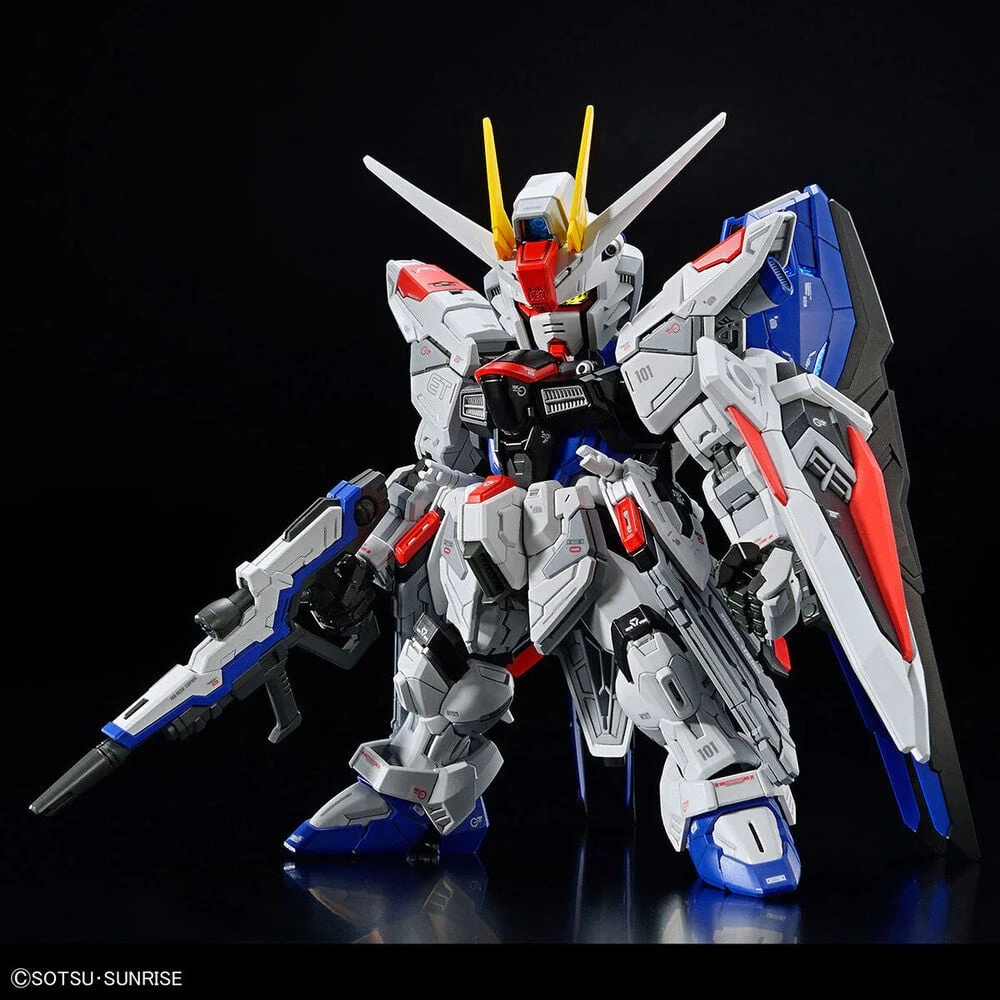 Bandai Kolekcinė Figūrėlė - MGSD Freedom Gundam 115 mm Judantis Modelis