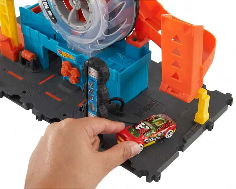 Mattel Hot Wheels rinkinys „Besisukanti padangų gamykla“