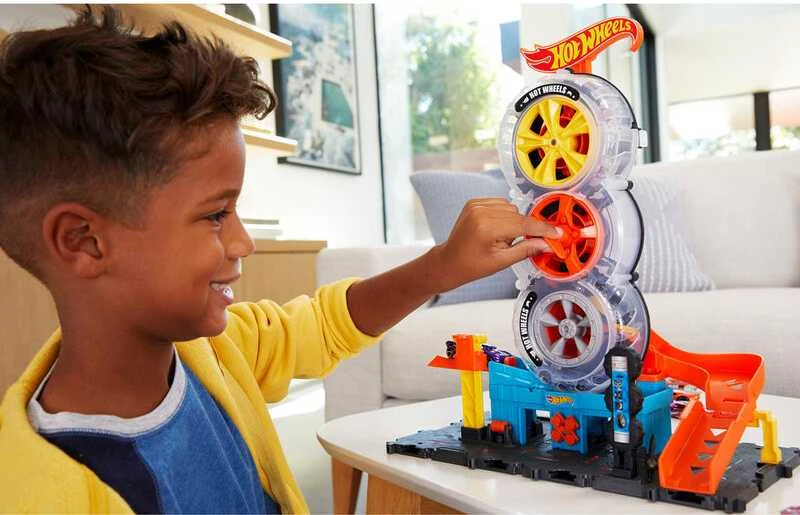 Mattel Hot Wheels rinkinys „Besisukanti padangų gamykla“