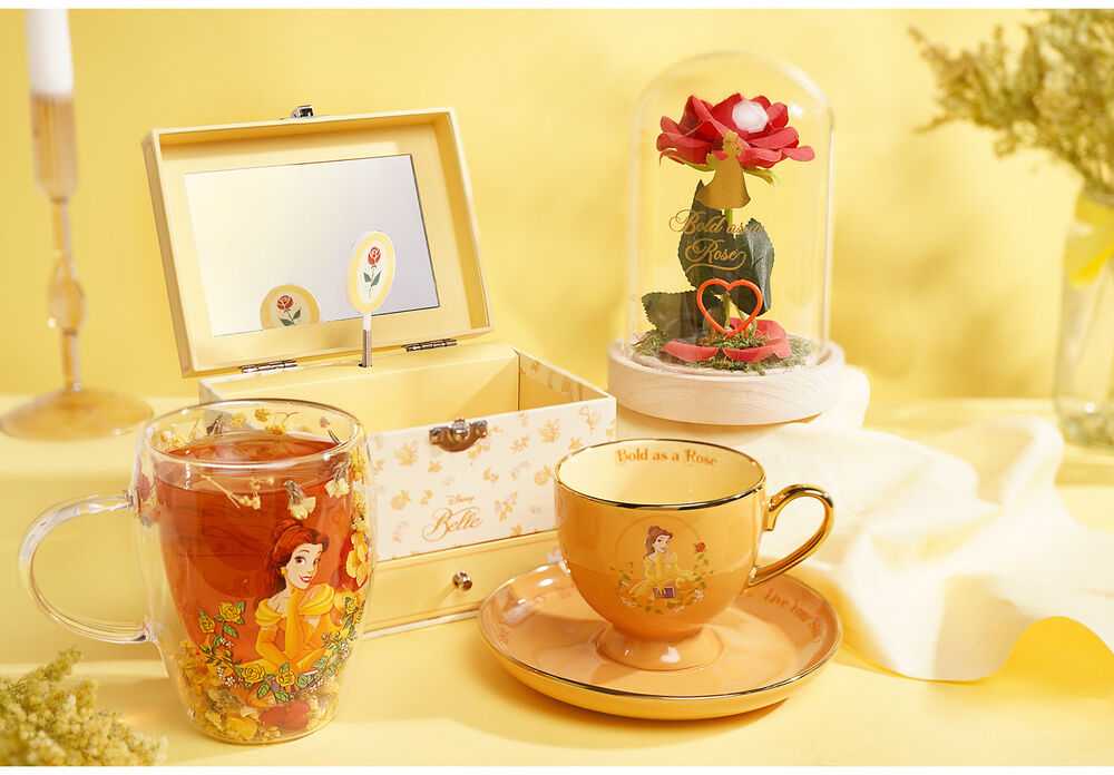 Widdop Co Disney Princess Belle floral decorative glass mug