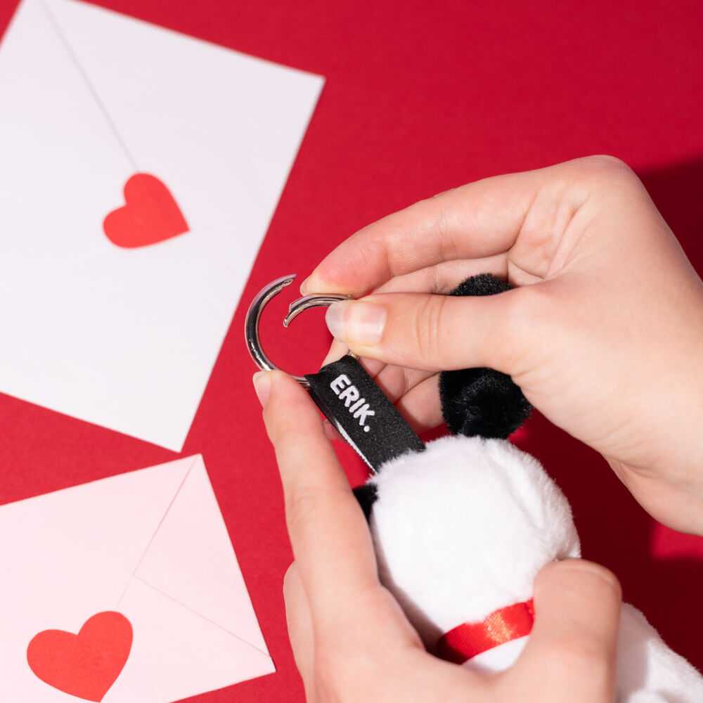 ERIK Peanuts Snoopy plush keychain