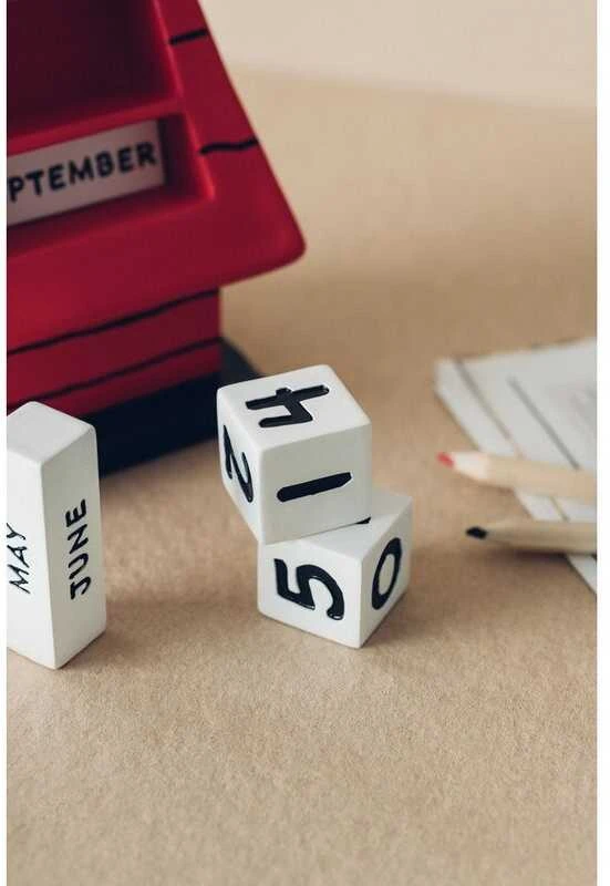 ERIK Snoopy Doghouse 3D perpetual calendar