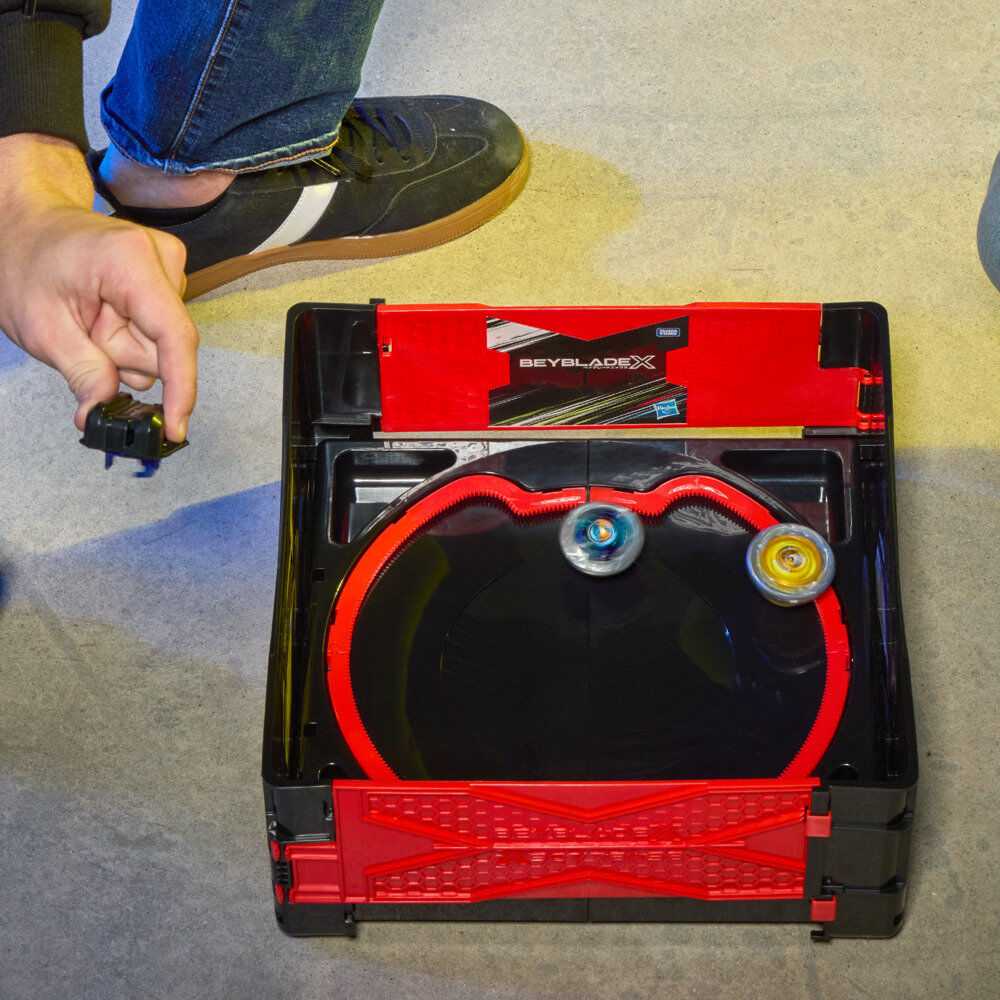 BEYBLADE Nešiojama kovos arena „Beyblade X“ aprašymas - Prekės nuotrauka