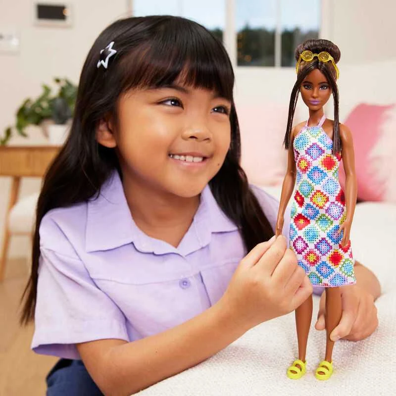 Mattel Barbė fashionistas lėlė spalvinga suknele