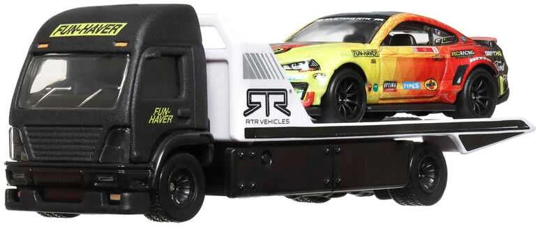 Mattel HOT WHEELS automodeliukų rinkinys – vilkikas ir lenktyninis automobilis (FLF56)