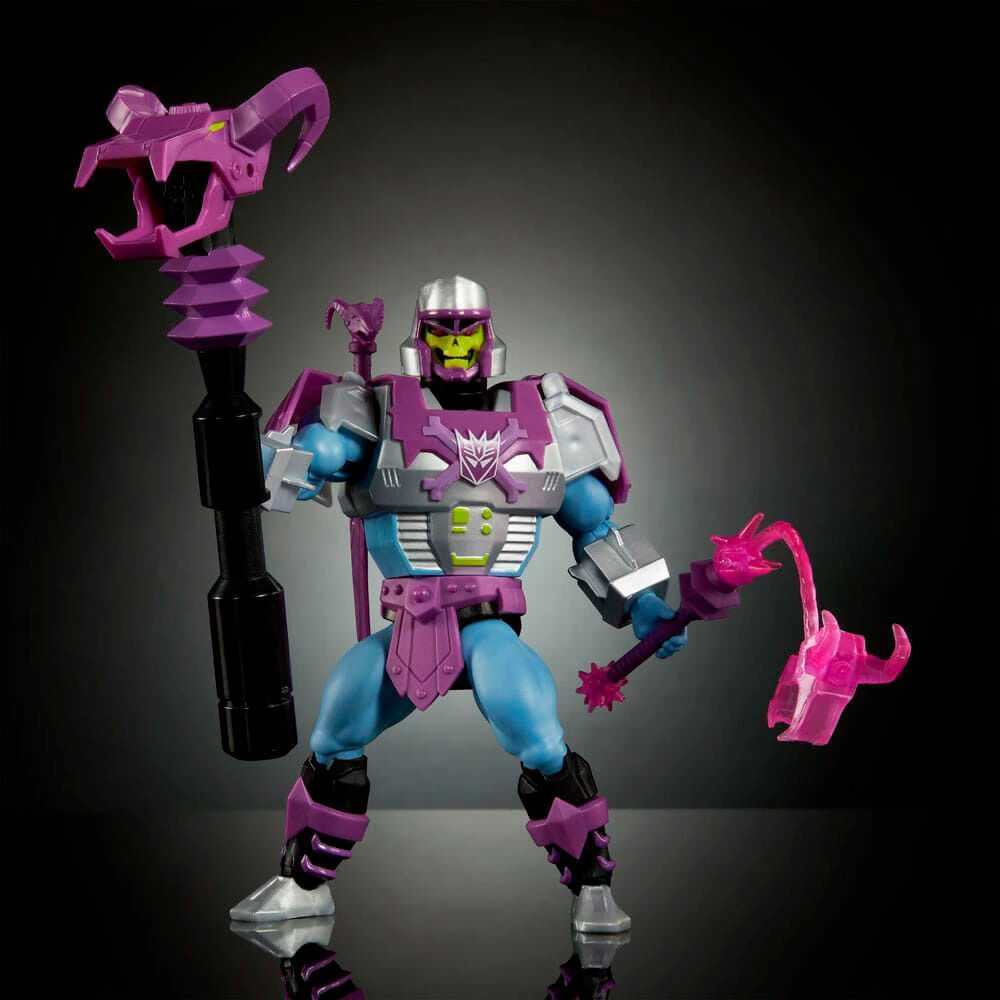 Mattel Masters of the Universe x Transformers Megatron Armor Skeletor figure 14cm