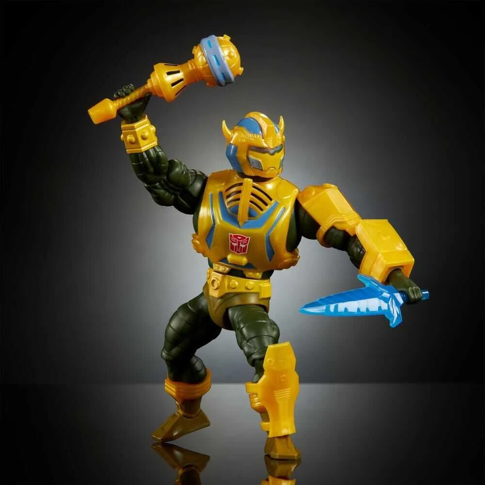 Mattel Masters of the Universe x Transformers Bumblebee Armor Man-At-Arms figure 14cm