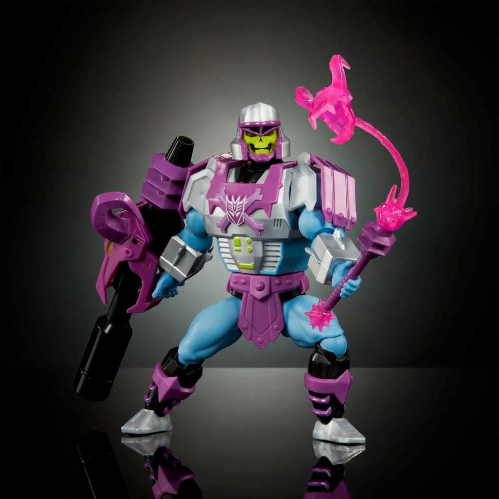 Mattel Masters of the Universe x Transformers Megatron Armor Skeletor figure 14cm
