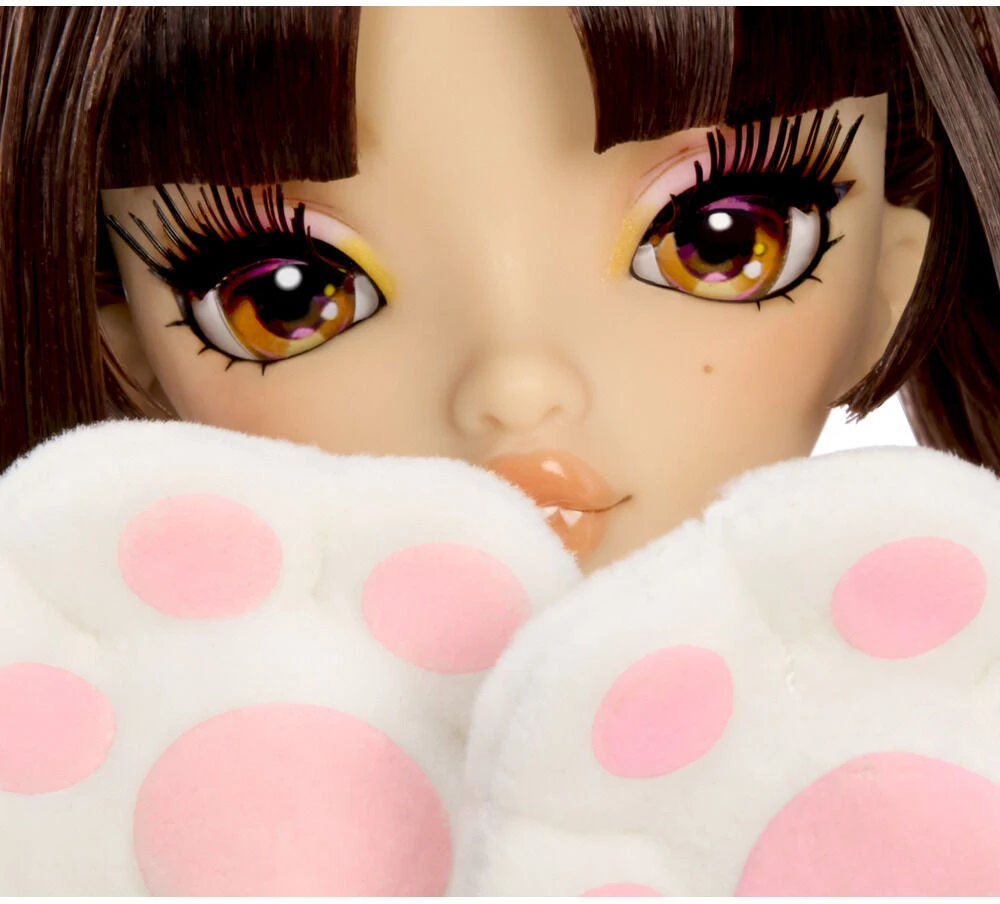 MGA MirrorMi Akiko Kittyama Cozy doll 26cm