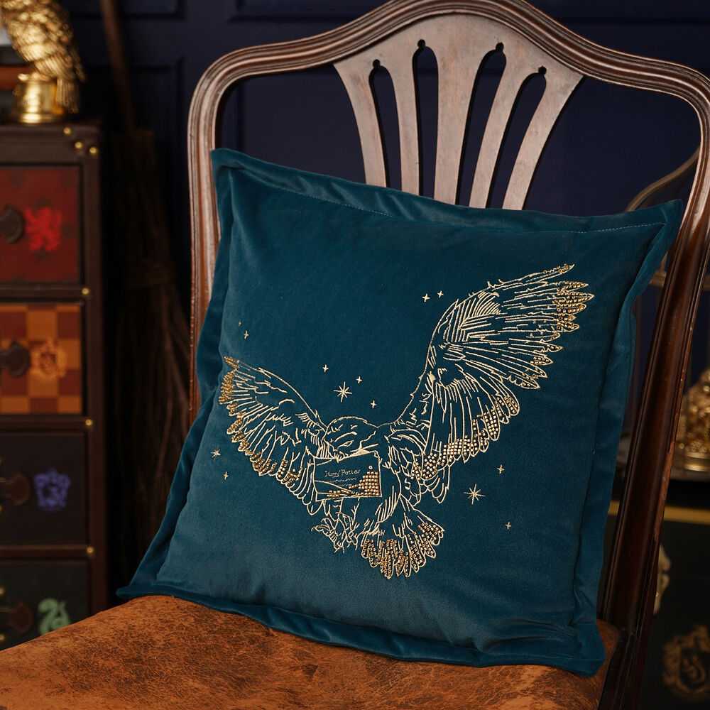 Widdop Co Harry Potter Hedwig velvet cushion