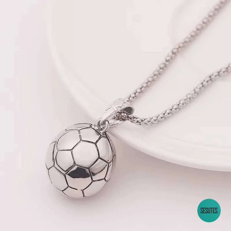 Grandinėlė su pakabuku , Futbolas