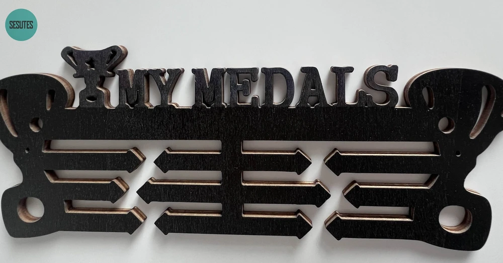 Medinė medalių kabykla, juoda , My medals