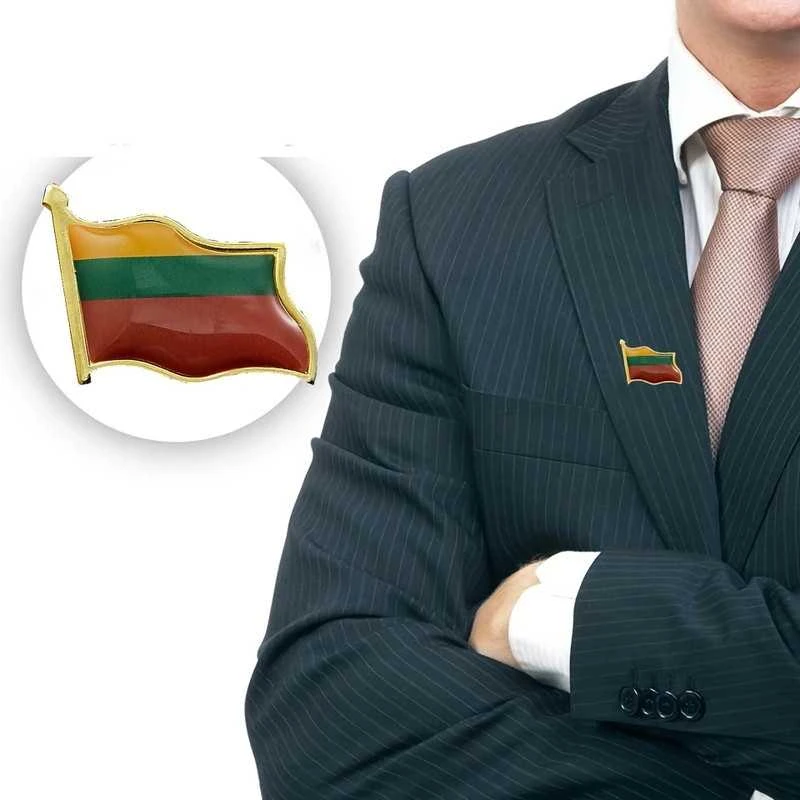 Metalinė sagė , ženkliukas , Lietuvos vėliava