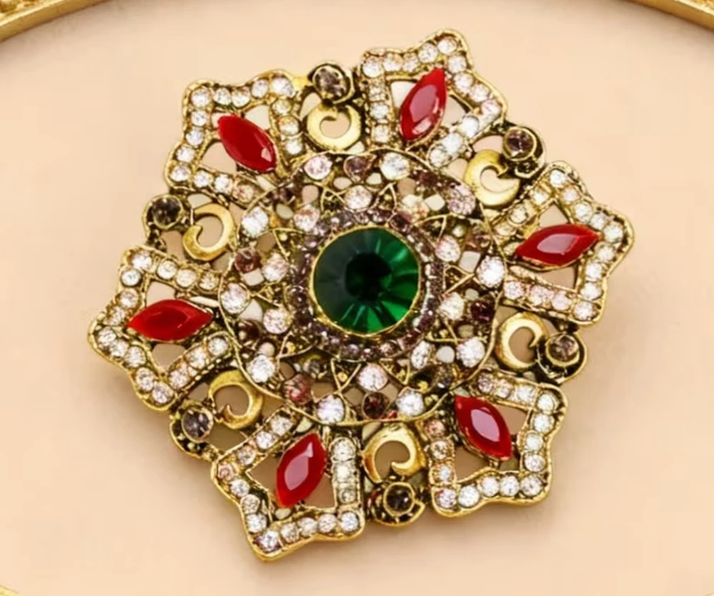 Unikalaus dizaino sagė , Brooch