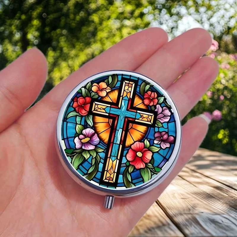 Vaistų dėžutė su trimis skyreliais , Cross 1 vnt.