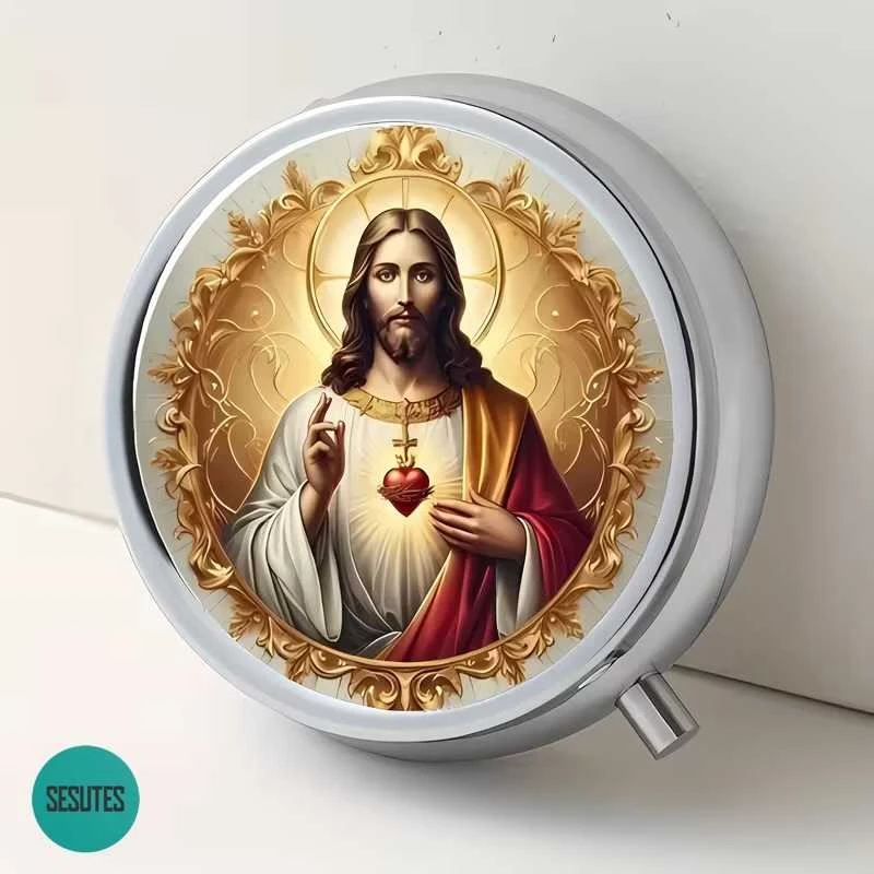 Vaistų dėžutė su trimis skyreliais , God