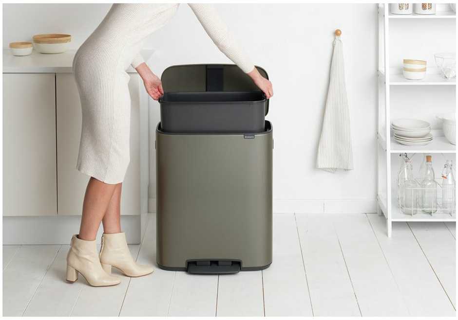 Brabantia Šiukšlių dėžė su pedalu, Bo 60L - platinos spalvos