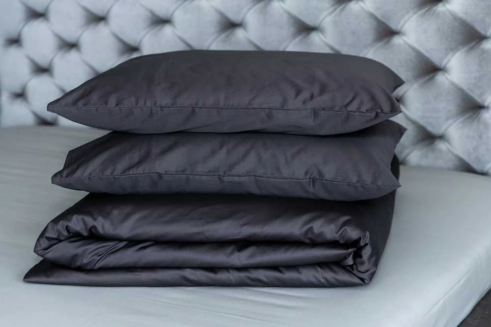 MIEGO GURU PREMIUM satino patalynės komplektas “Ash Gray” (TC300) 180x200cm