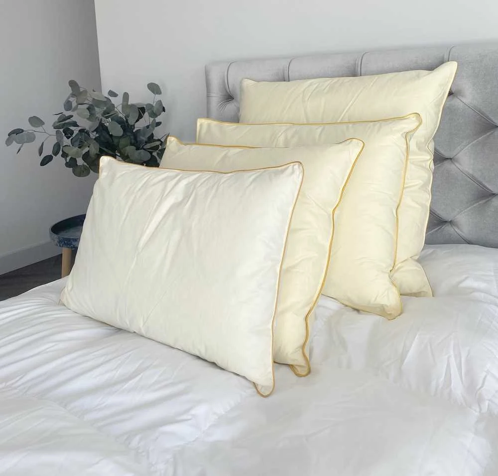 MIEGO GURU Pūkinė pagalvė 20% žąsų pūkų "ECO" 50x70cm (1100g.)