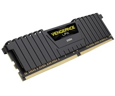 CORSAIR 16GB RAMKit 2X8GB DDR4 3200MHz 2x288Dimm nebuferinis 16-18-18-36 1,35V Vengeance LPX Juodas Heatspreader