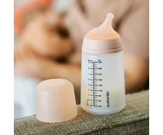 SUAVINEX ZERO ZERO ANTI-COLIC BUTELIUKAS SU VIDUTINĖS SROVĖS ŽINDUKU, 270 ML, NUO +3 MĖN., MEDIUM