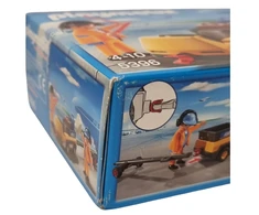 PLAYMOBIL City Action Lėktuvo vilkikas su sausumos įgula (pažeista pakuotė)