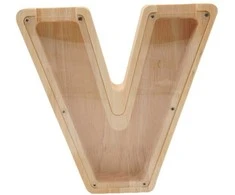 Medinė taupyklė "Raidė-V", 18 cm