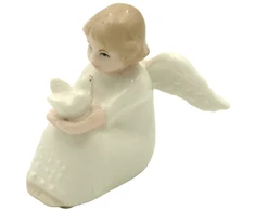 Porceliano angelo statulėlė su balandžiu, h 5,5 cm