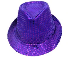 Violetinė skrybėlė su žvyneliais
