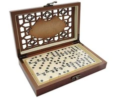 Stalo žaidimas Domino