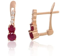 Auksiniai auskarai ant cilindrinės spynos - 1.57 g. - 18 mm. - Briliantai (0,077Ct), Rubinas (0,582Ct)