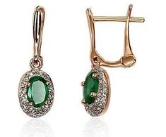 Auksiniai auskarai su brangakmeniais. Metalas: Raudonas Auksas. Praba: 585°. Akmuo: Briliantai , Smaragdas - 1.99 g. - 21 mm. - Briliantai (0,133Ct), Smaragdas (0,758Ct)
