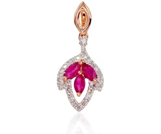 Auksinis pakabukas su brangakmeniais. . Praba: 585°. Akmuo: Briliantai , Rubinas - 0.81 g. - 20 mm. - Briliantai (0,062Ct), Rubinas (0,328Ct)