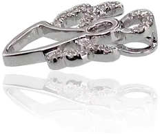 Auksinis pakabukas su brangakmeniais. Metalas: Baltas Auksas. Praba: 585°. Akmuo: Briliantai - 0.72 g. - 14 mm. - Briliantai (0,058Ct)