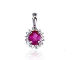 Auksinis pakabukas su brangakmeniais. Metalas: Baltas Auksas. Praba: 585°. Akmuo: Briliantai , Rubinas - 14 mm. - 0.55 g. - Briliantai (0,04Ct), Rubinas (0,52Ct)